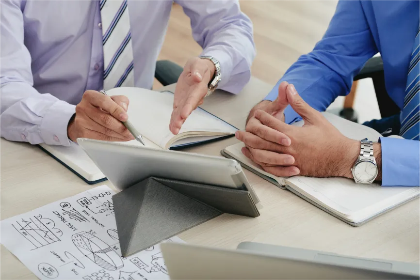 cropped-colleagues-generating-business-ideas 1 cropped-colleagues-generating-business-ideas 1
